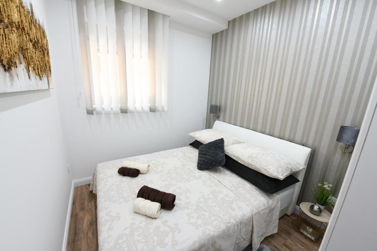 Shine Apartment *